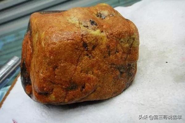 翡翠原石赌石入门级知识大全,翡翠原石赌石鉴别方法