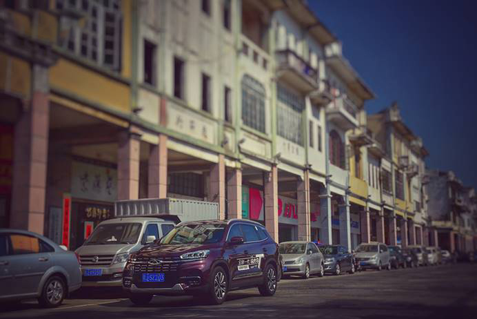 全新一代瑞虎8穿越剑门关,全新一代瑞虎8十万人百城公测