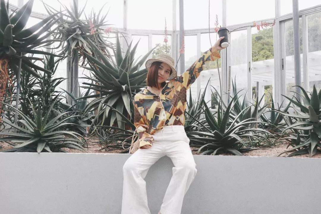 刘雯最近节目穿搭,刘雯穿搭简单款