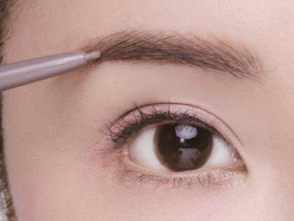 佟丽娅同款淡紫色眼妆怎么画,陈数同款烟熏眼妆