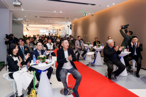 GOLFZONPARK中*旗国**舰店盛大开业，隋响出任品牌大使