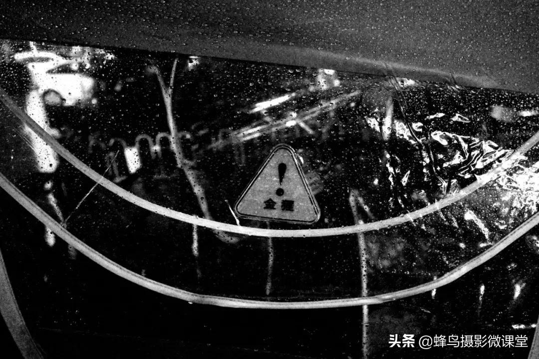 这个便携相机轻松秒掉P30，我说的还是价格