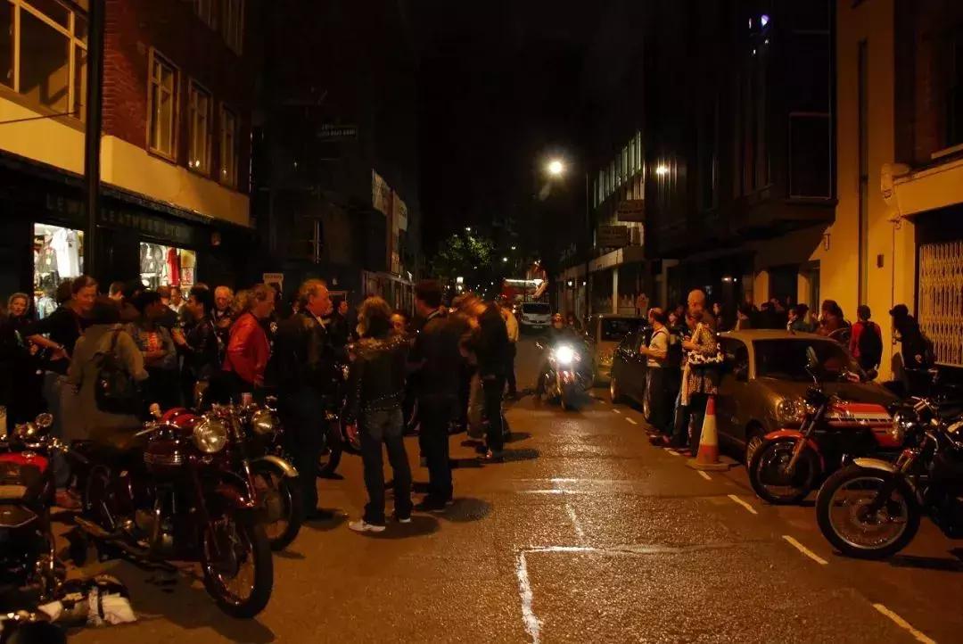 皮夹克品牌排行榜前十名,男士皮夹克哪个品牌的好