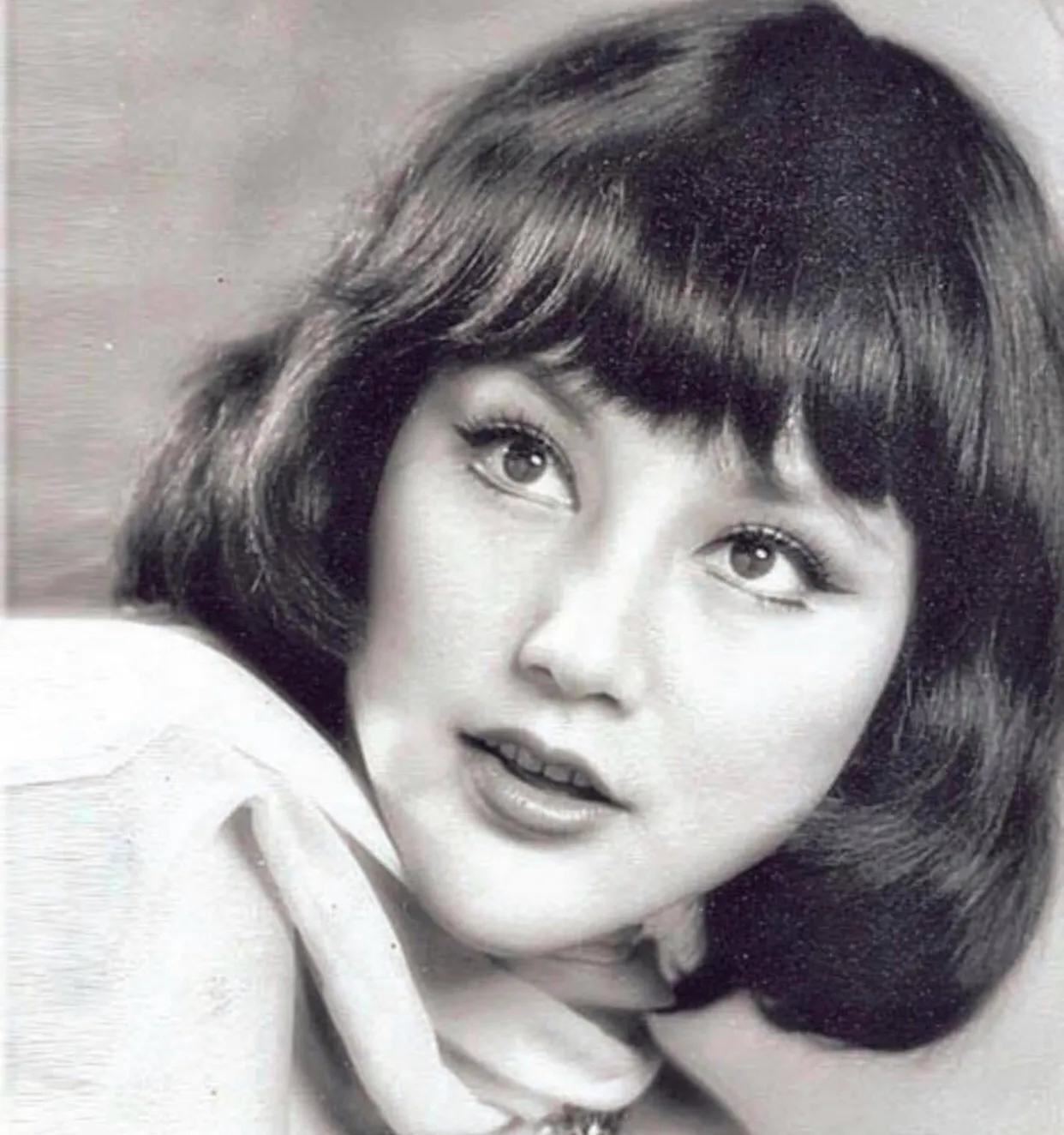 明星整容和不整容老去有什么区别,自然老去和整容明星的对比