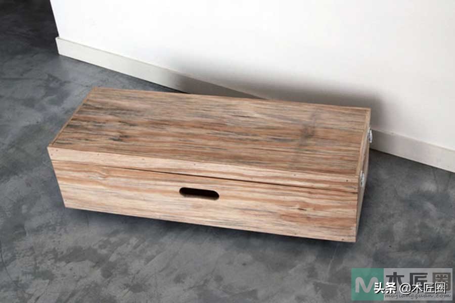 AraraNomade便携式衣架，简单的收起来，提上就走