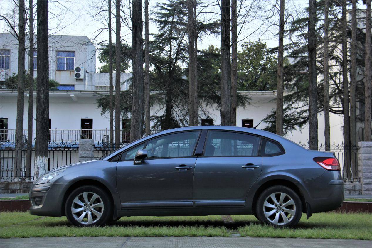 2010年世嘉自动挡尚乐版怎么样,世嘉2010款三厢1.6l自动尚乐版