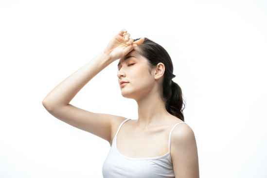 涂隔离霜如何让皮肤看起来不容易,每天用隔离霜皮肤真的会好吗