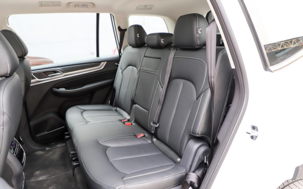 被埋没的7座大越野，轴距2.85米，224马力配四驱卖18万，却少人买