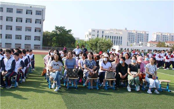 乳山二中元旦晚会,乳山二中2019级军训