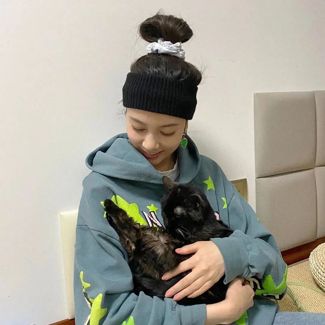 珍珠耳钉优雅永不过时,经典大方的耳钉