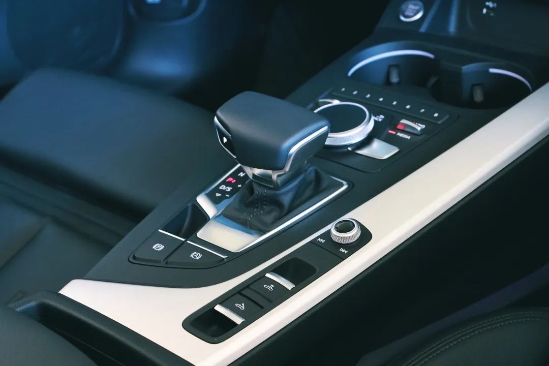 奥迪a5a6哪个好,奥迪a53.0机械增压