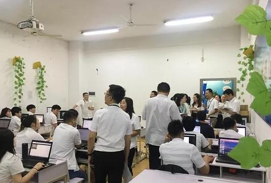 长沙一度it学校文化节：最美教室最美的你