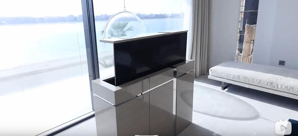 迪拜小哥豪宅,迪拜土豪哥卖劳斯莱斯