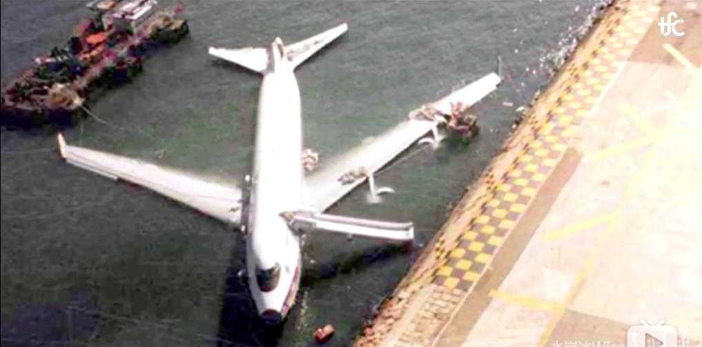 在暴雨中泡个澡,回顾中华航空605航班1993.11.4启德机场坠海事件