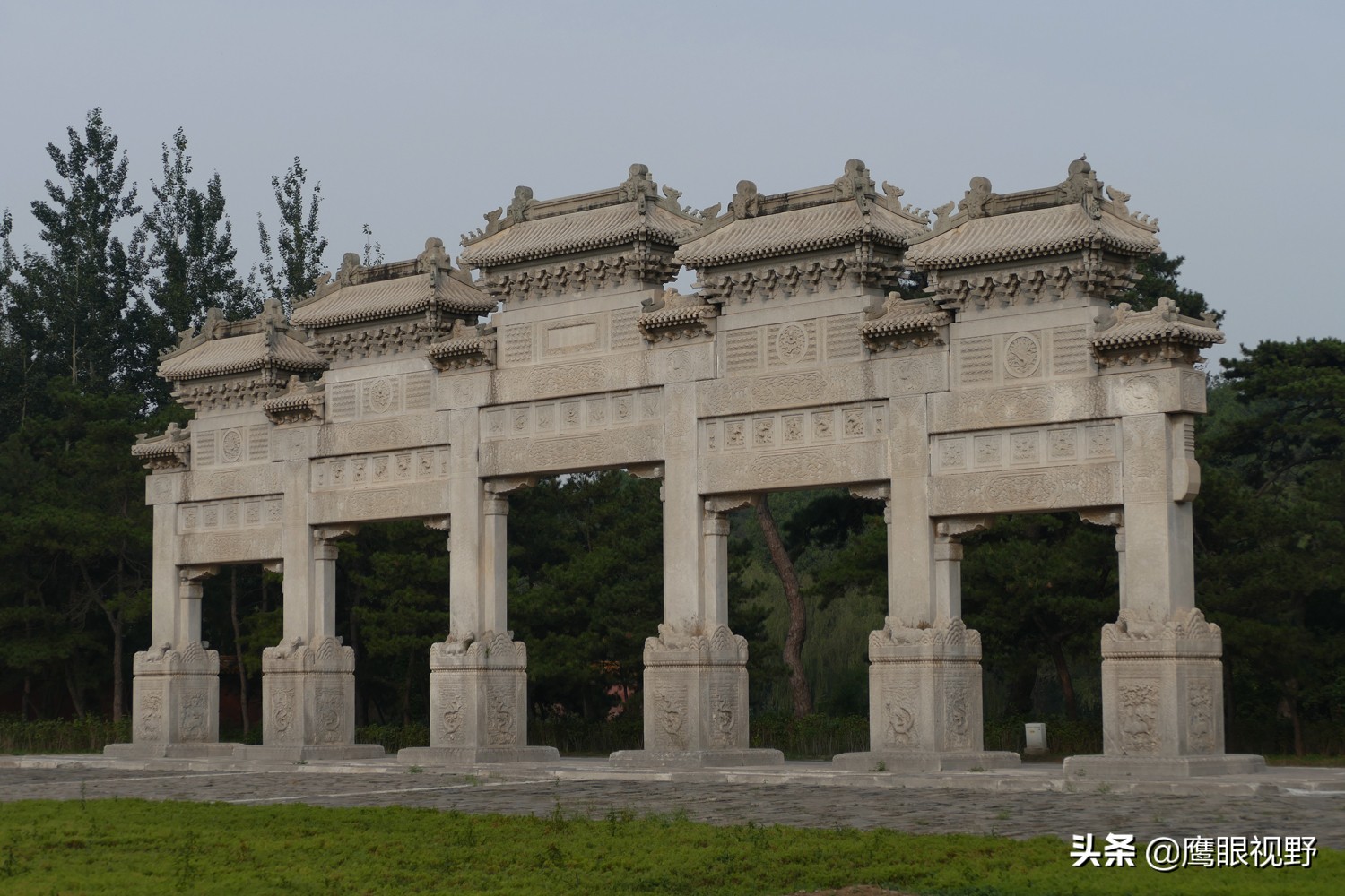 清朝皇帝为什么有清西陵和清东陵,清朝为什么选址清东陵