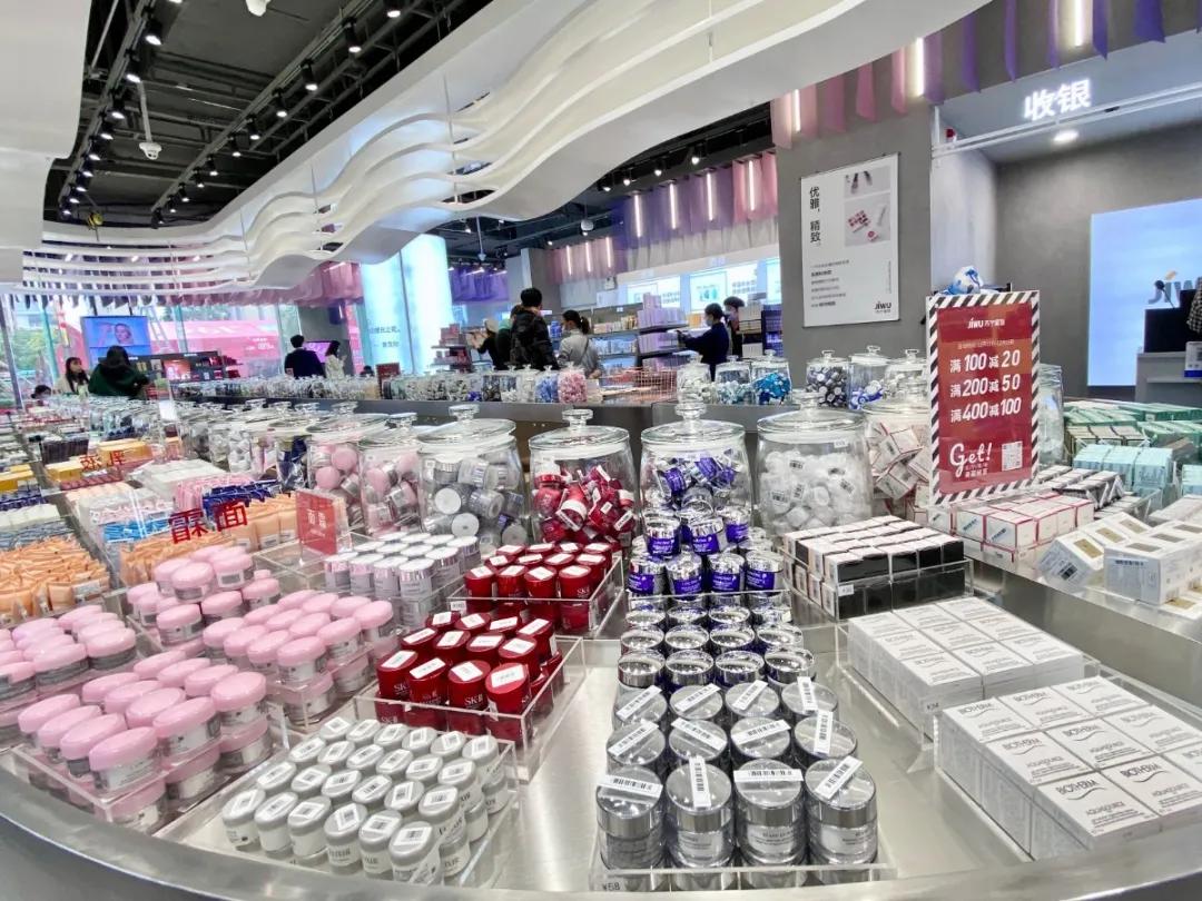 苏宁百货商业,苏宁时尚百货强势突围