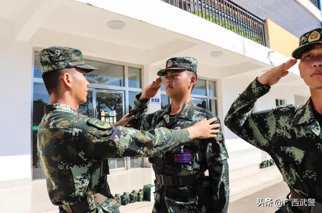 大块头真难对付,大块头当新兵