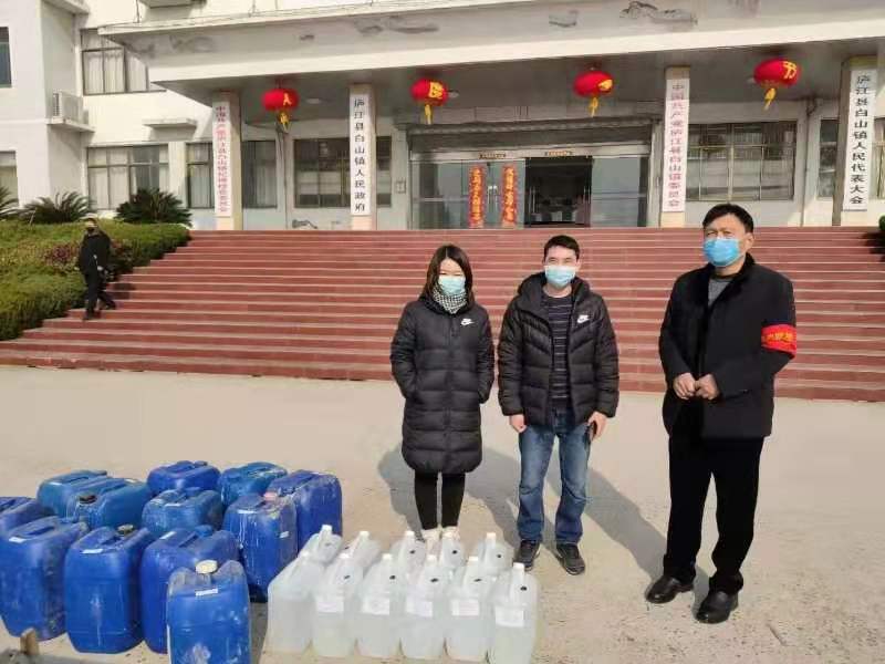 巾帼勇当排头兵战疫一线绽芳华,巾帼英雄在疫情防控第一线