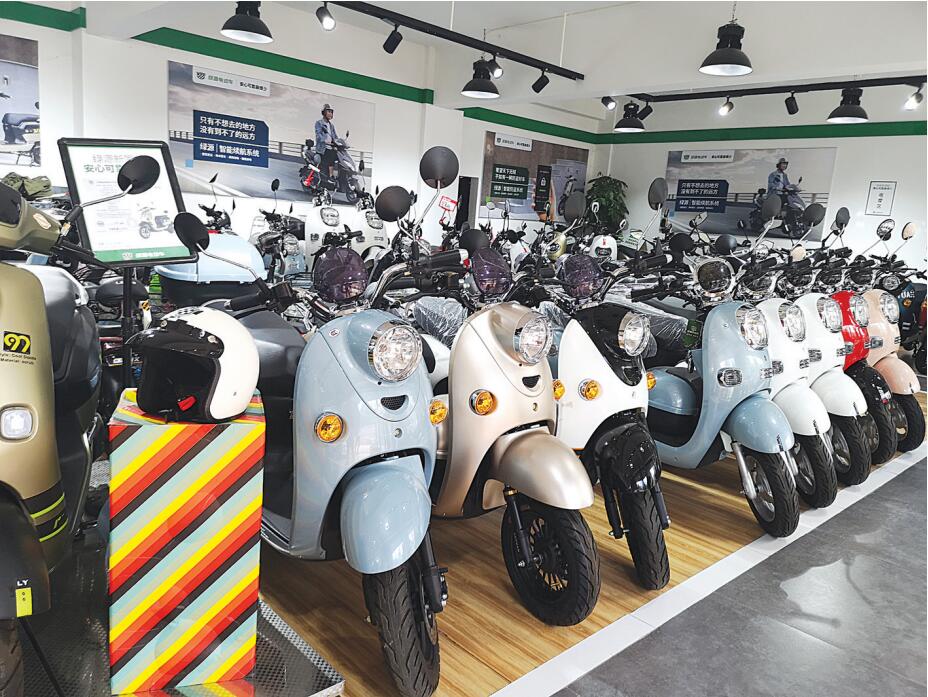 旧国标电单车上牌时间今日24时截止 明起车管部门不再办理相关注册登记，消费者购买二手车要谨慎