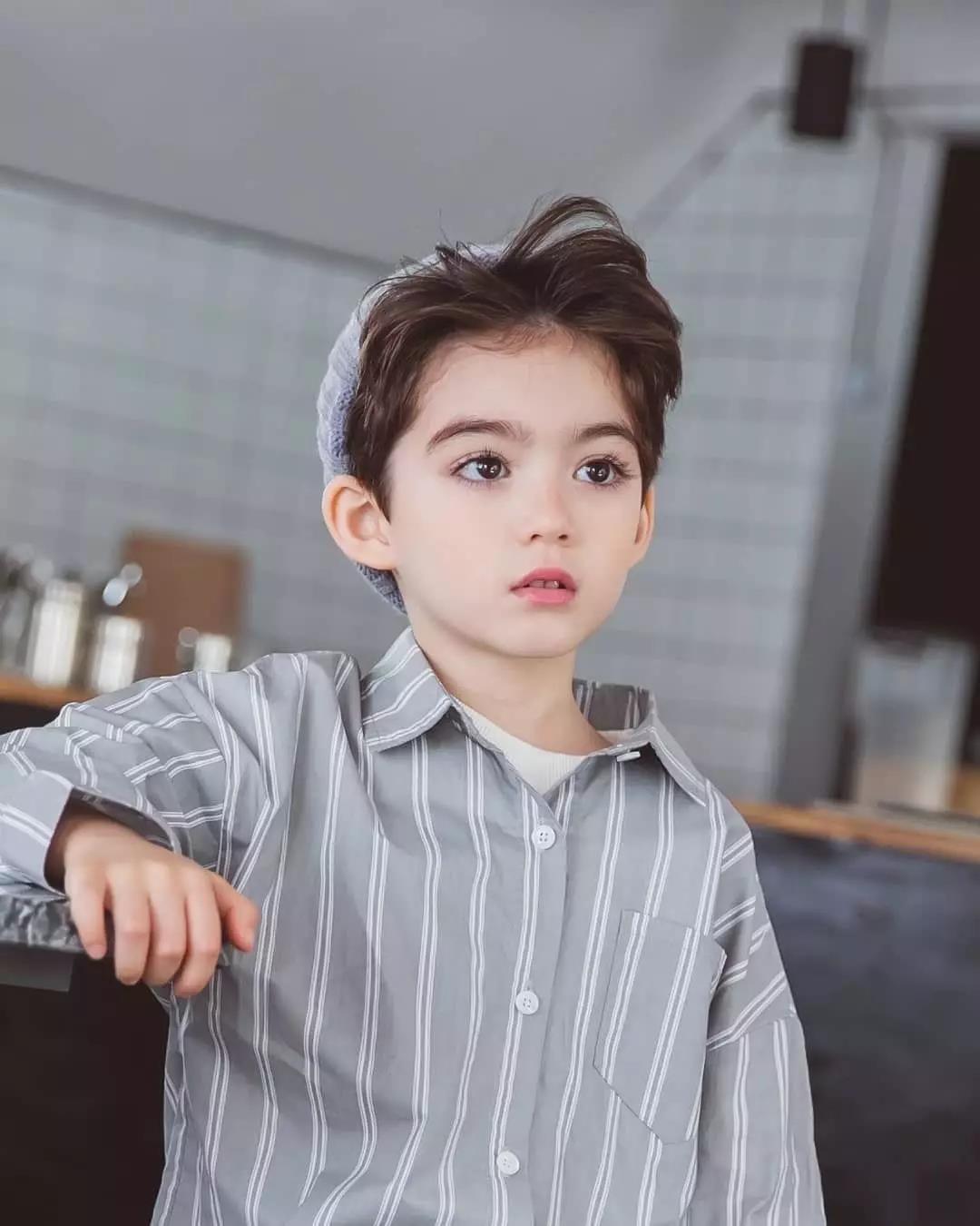 韩国神仙颜值小男孩,睫毛精小男孩韩国