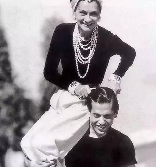 鍘嗗彶涓婄弽鐝犲拰濂充汉,鍘嗗彶涓婄殑鐝嶇彔