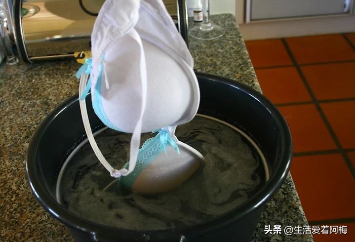 1000块钱的名牌内衣,教内衣一洗就白的小妙招