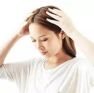 头发越洗越秃洗发水怎么选,洗发水没选对把头发洗秃了