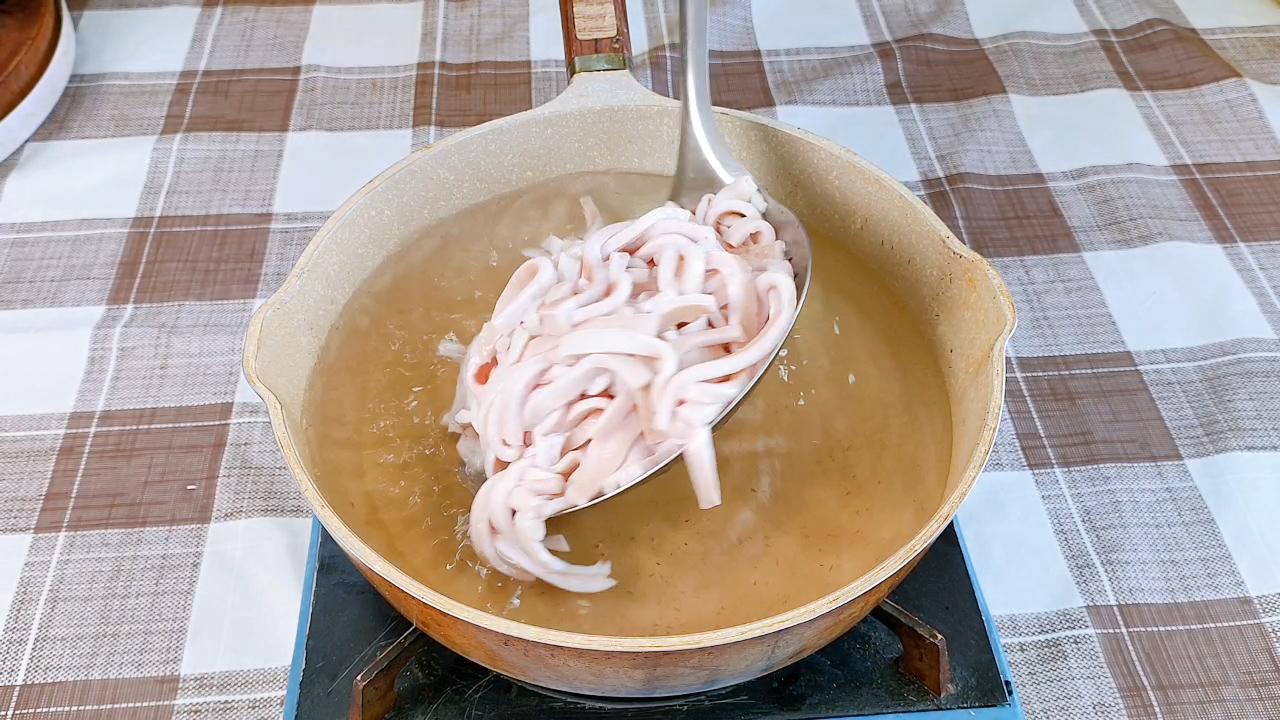 猪皮怎样做好吃有营养视频,猪皮怎样做好吃和不腥