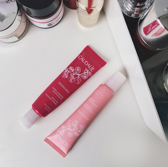 混合油皮适合护肤精华,混油皮保湿护肤方法