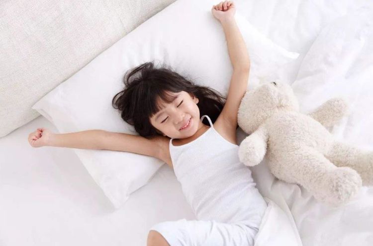 孩子中午不午睡怎么安排,中午不睡下午崩溃该怎么午睡