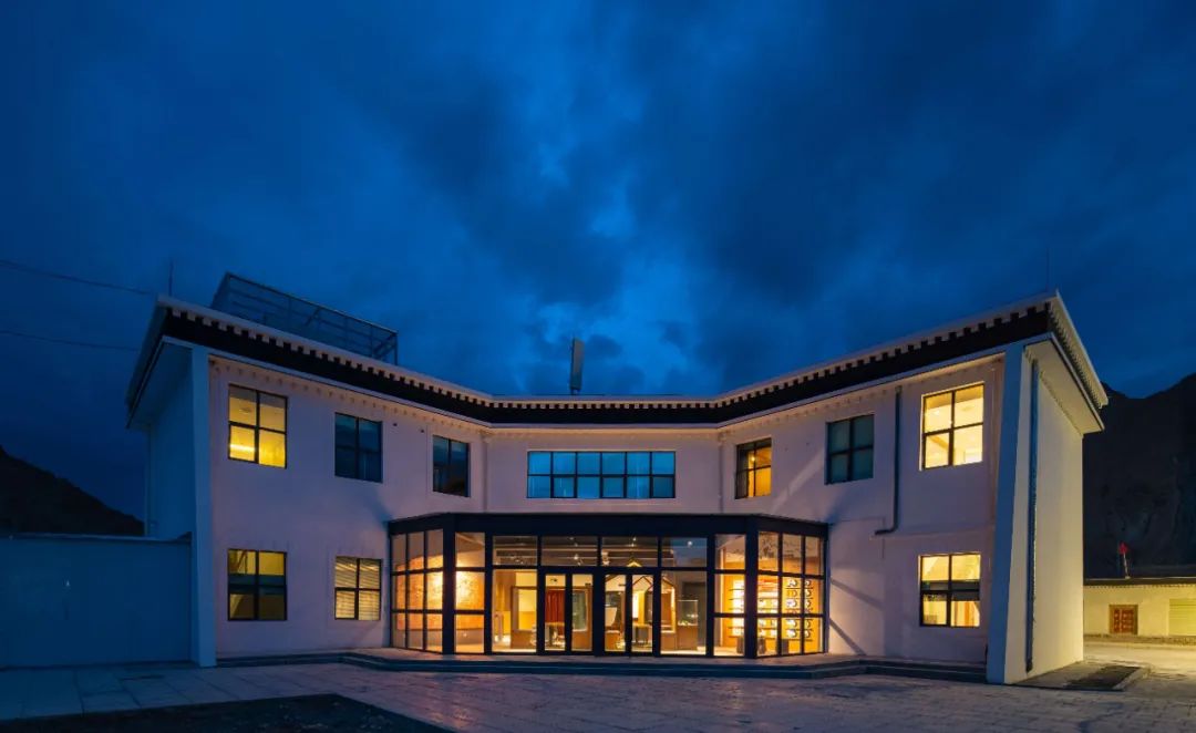 珠峰旁边酒店有哪些好玩的,珠峰大本营附近最好的酒店海拔