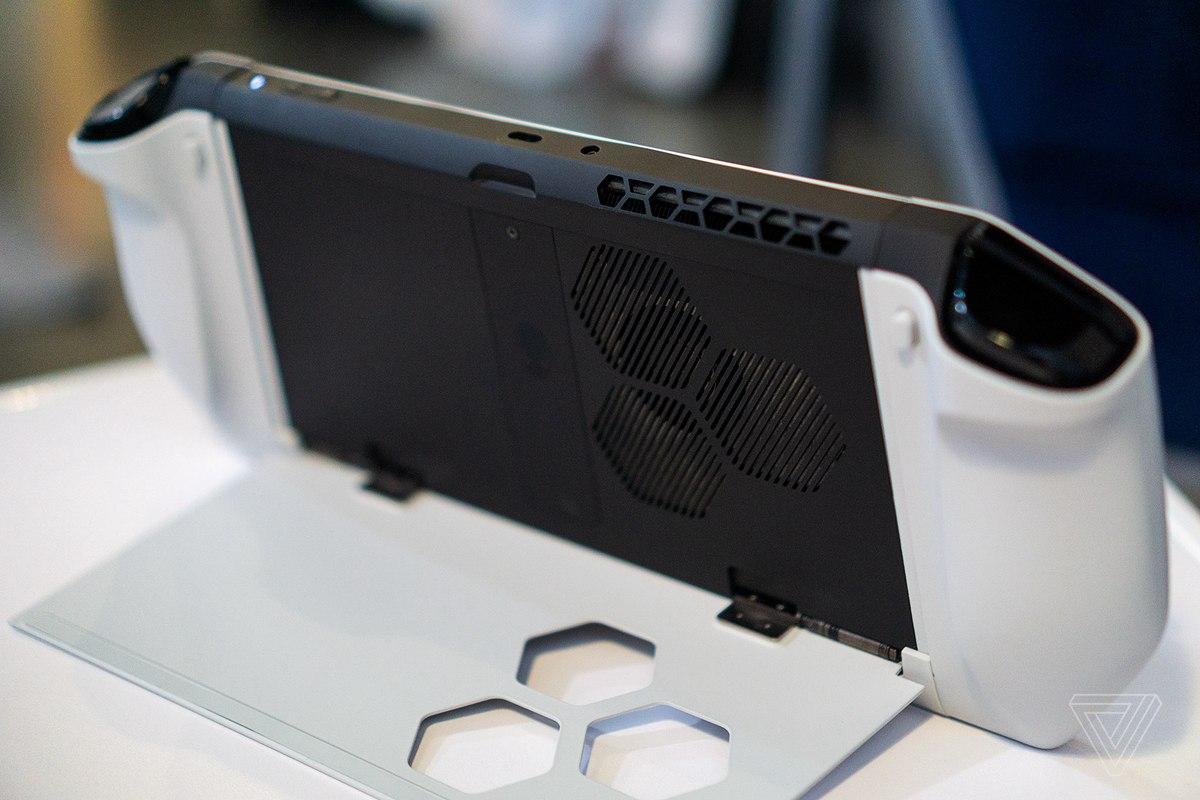 外星人电脑顶配版游戏,外星人掌机