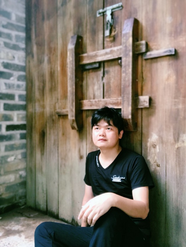 狗自拍图片,大黄狗自拍