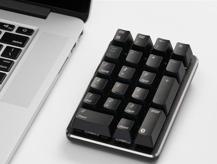 狂敲机械键盘,狂砸键盘解压视频