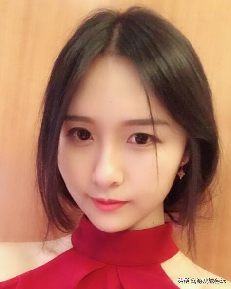 妹子评价斗鱼一姐阿冷,斗鱼一姐阿冷早期视频