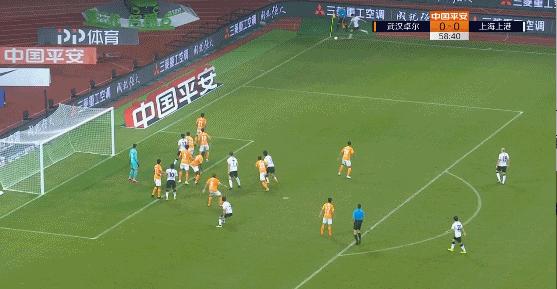 武汉卓尔点球,卓尔禁区内手球