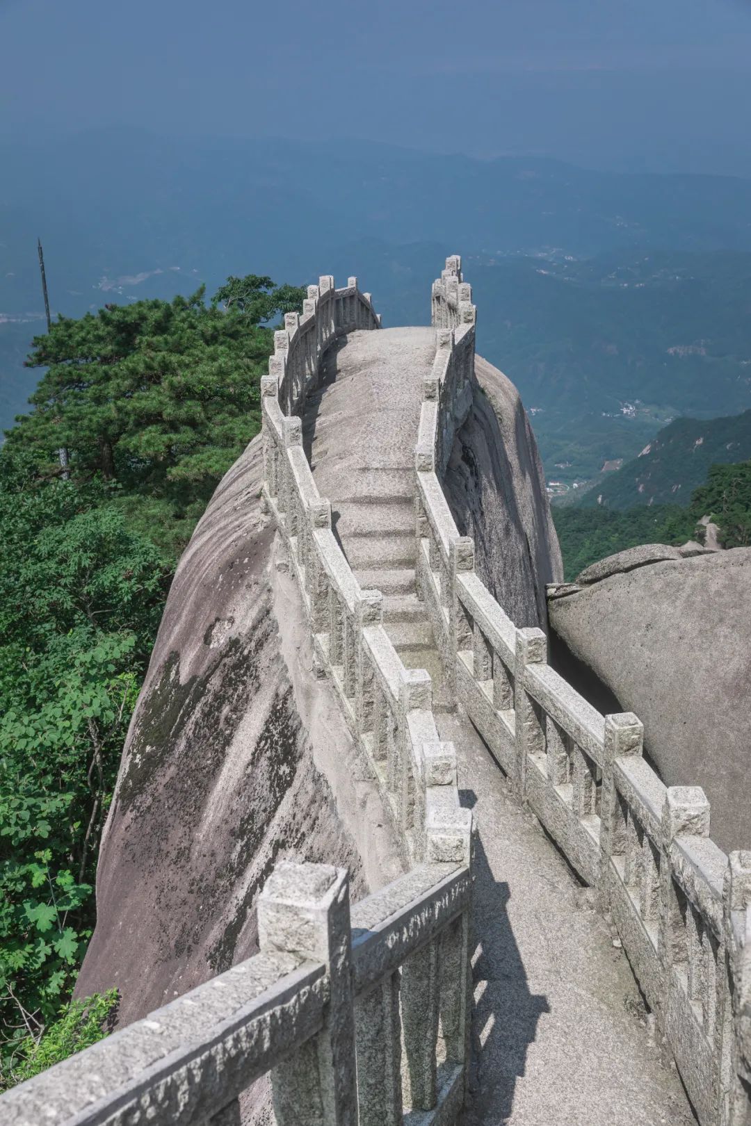 五岳中的南岳位于哪个省,九华山和天柱山哪座更值得游一游