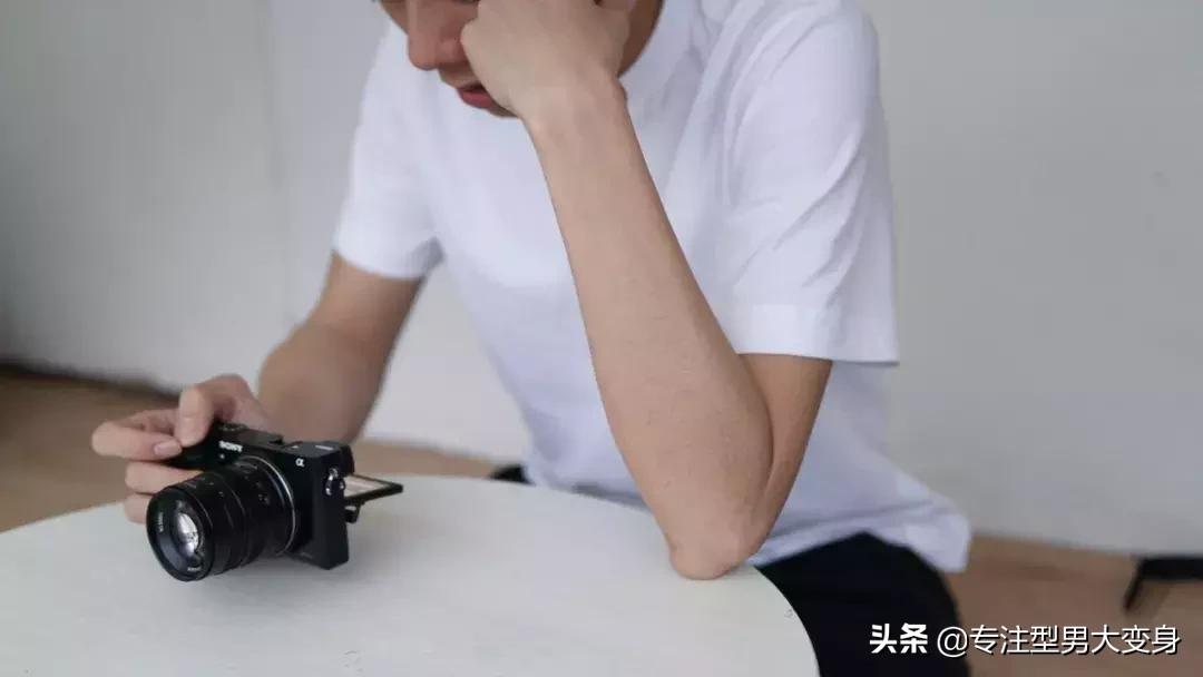 白t男生怎么穿,男人穿什么样的白衬衫好看