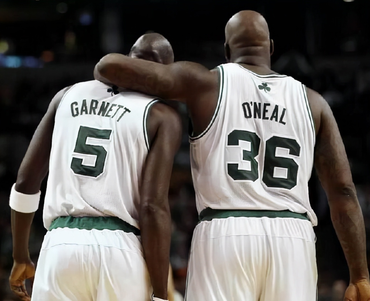 人比人得死！盘点NBA球星生涯末年薪资，科比2500万而麦迪仅2万？