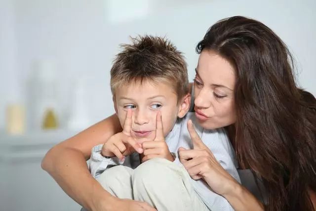 为什么孩子越来越不想和大人沟通,到一定年龄为什么不想跟人沟通