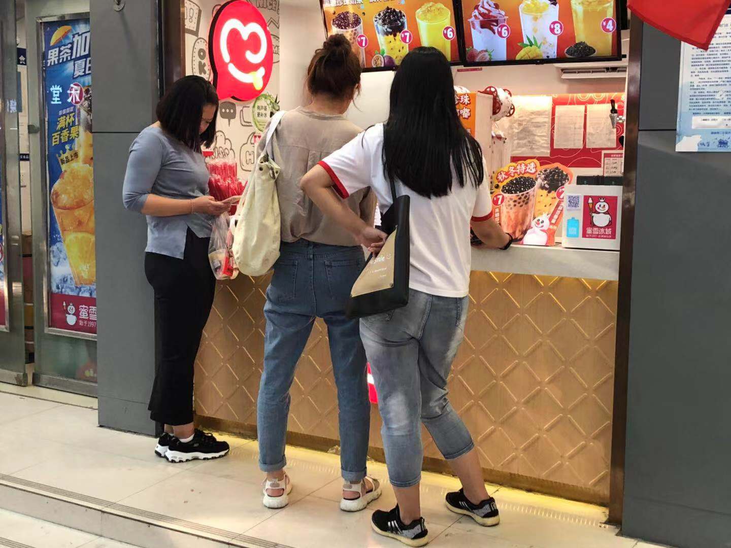 郑州有名的烤猪蹄,郑州管城区烤猪蹄