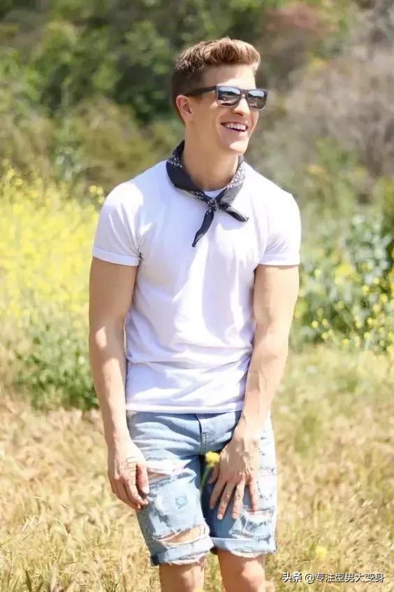 白t男生怎么穿,男人穿什么样的白衬衫好看