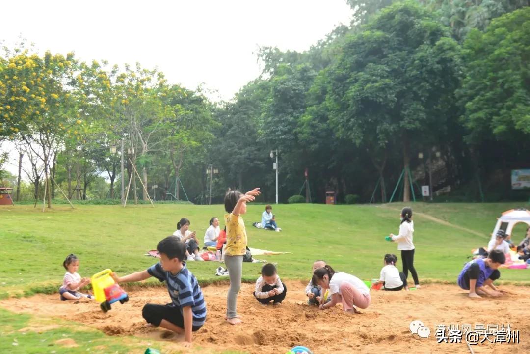 市区这8大公园“魔幻”变身！增添了游乐区、沙坑、足球场、彩绘墙....