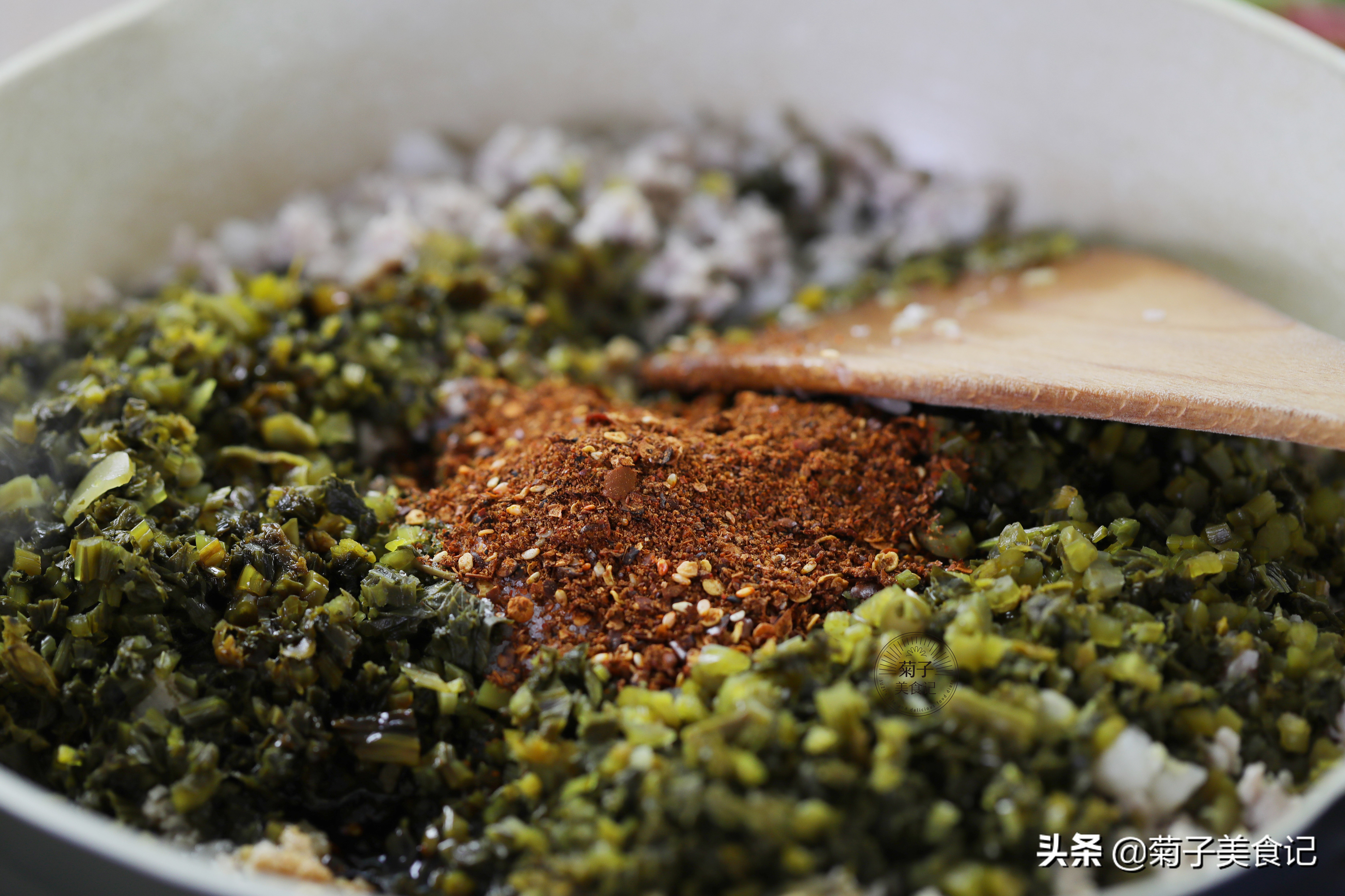 雪菜粉条肉末包子,雪菜肉末包子的做法