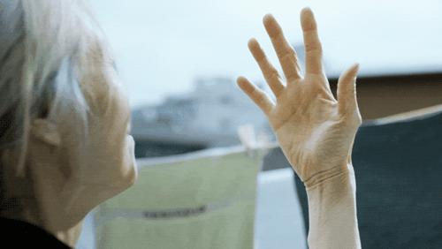 韩影真敢拍!这部《老妇人》,拍出了老人遭性侵后,世人的冷漠