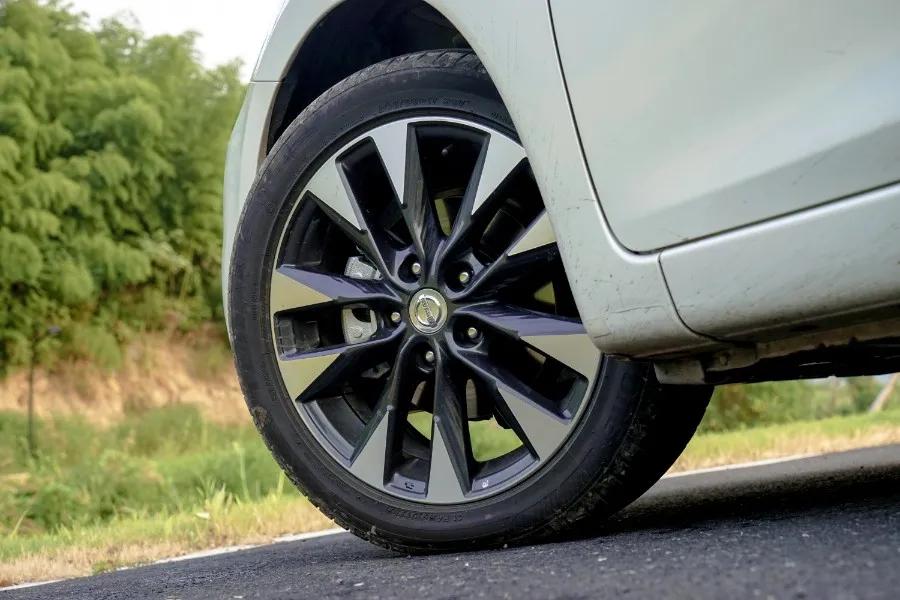 日产骐达试驾:新款上市增配喜人,家用很实在