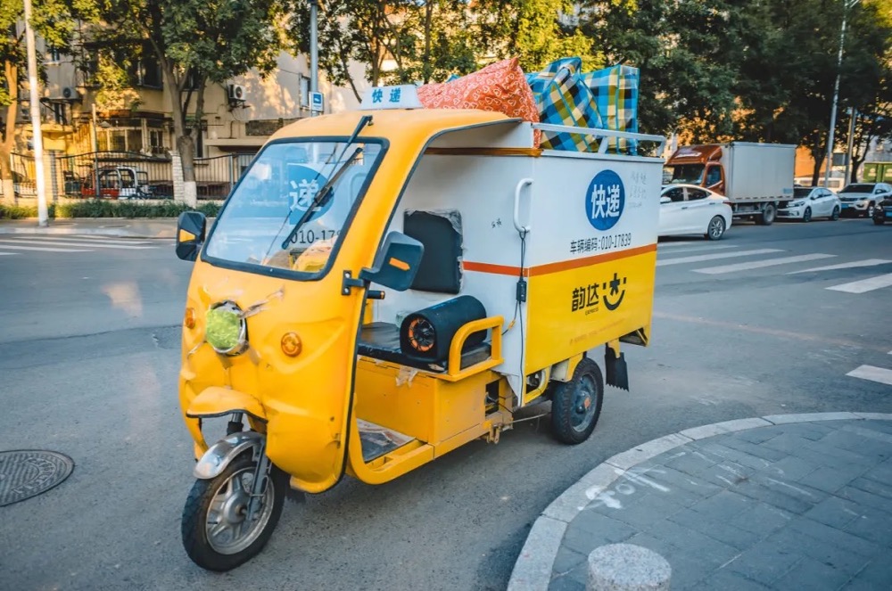 压到1元!快递界“拼多多”化身价格屠夫,快递员再遭腥风血雨