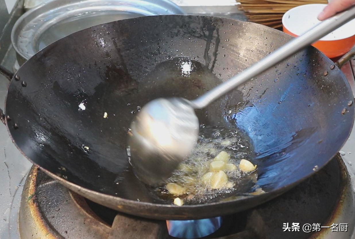 剁椒鱼头简单家常做法教程,剁椒鱼头做法湘菜大师