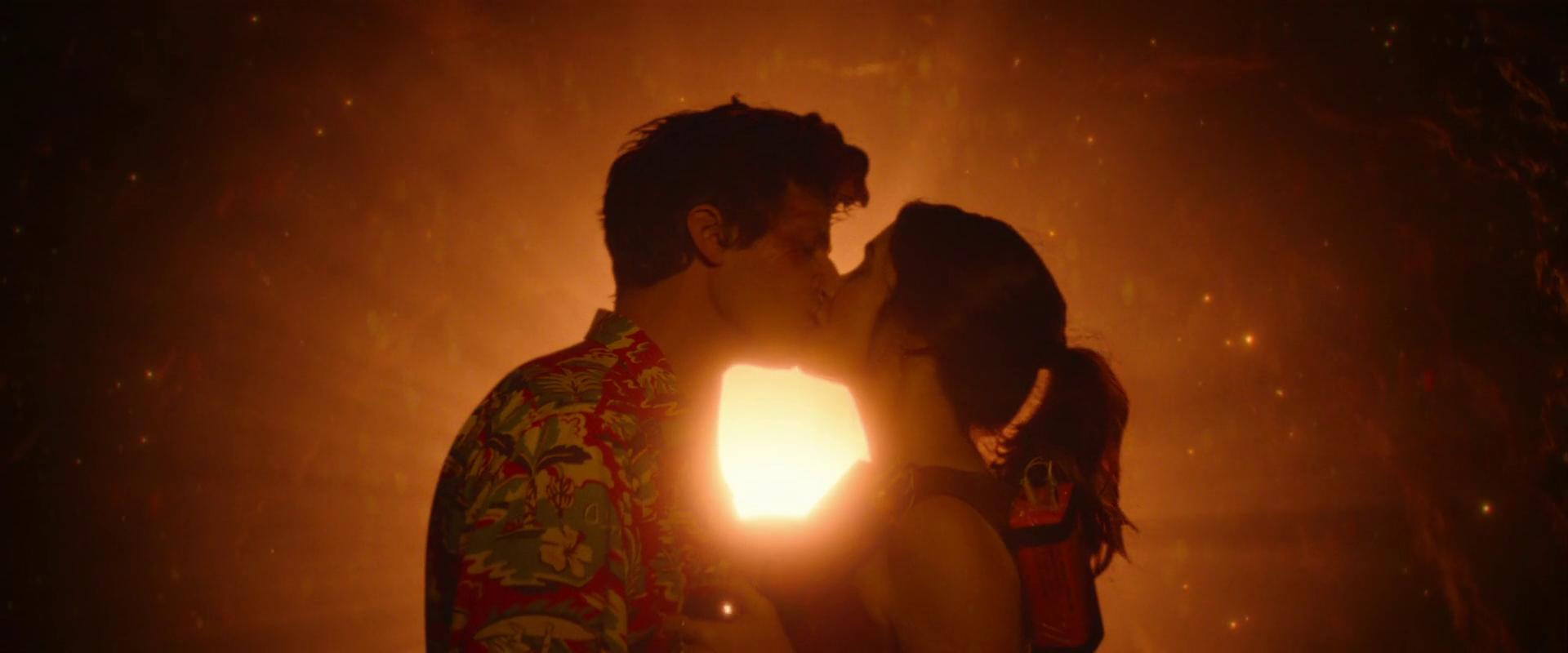 《棕榈泉》：看这对情侣在“一日循环”中作死，我也可耻地心动了