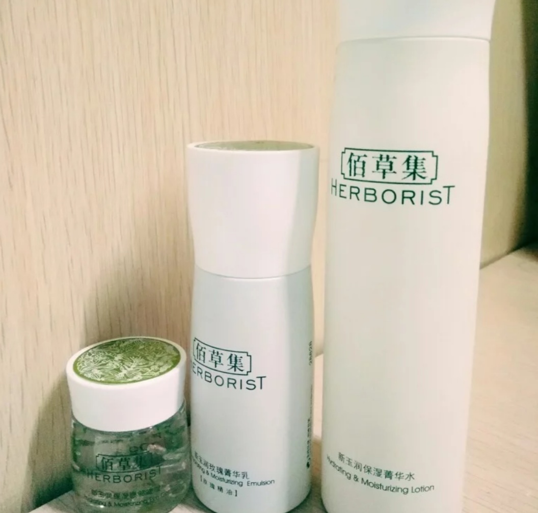 良心经典国货之大众篇，哪位女神的化妆台不曾拥有过呢？